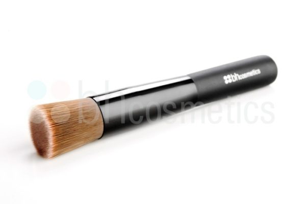 BH Cosmetics Round Stippling Brush | Cosmetica-shop.com